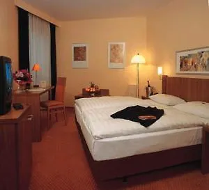 Mondial מלון 4*
